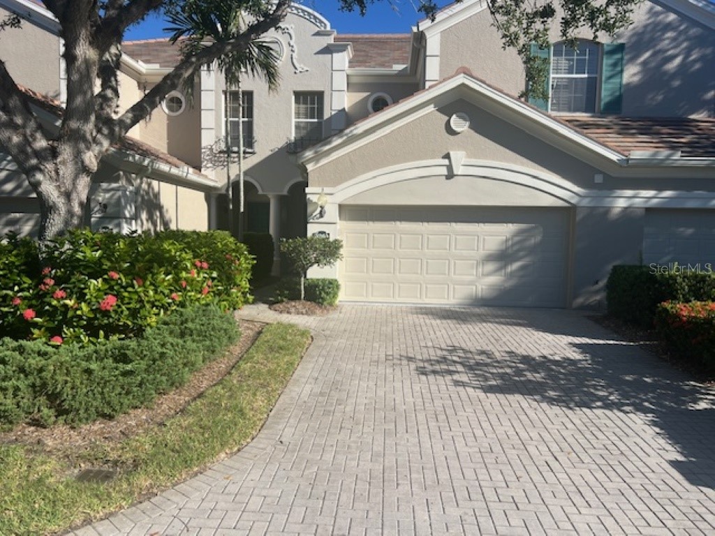 5264 Bouchard Circle #102 Sarasota FL 34238 A4665416 image1