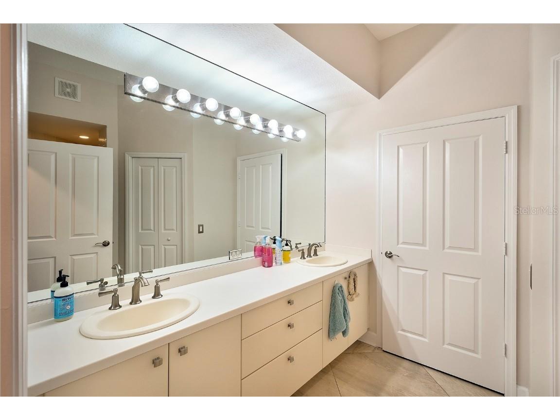 5264 Bouchard Circle #102 Sarasota FL 34238 A4665416 image14