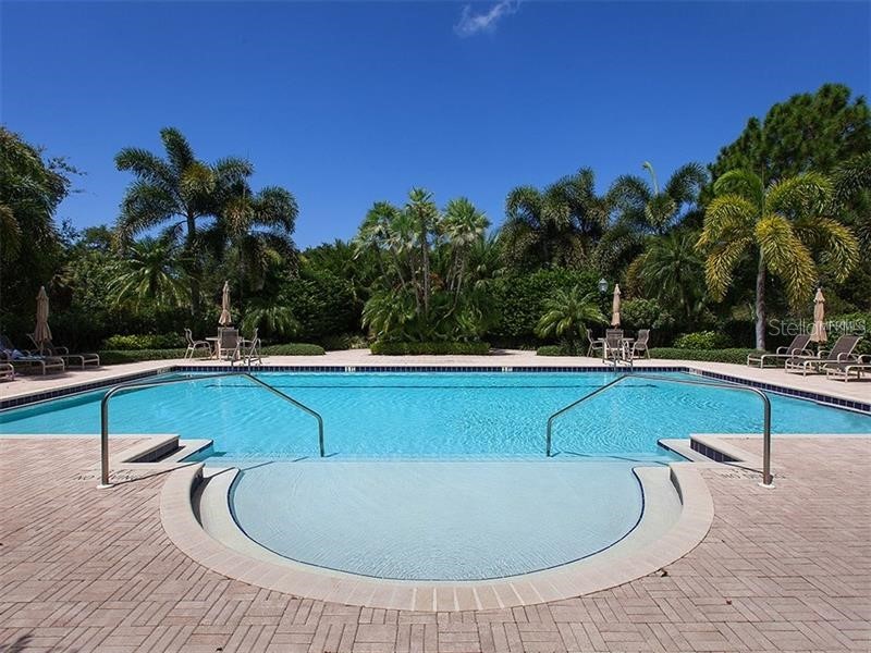 5264 Bouchard Circle #102 Sarasota FL 34238 A4665416 image31