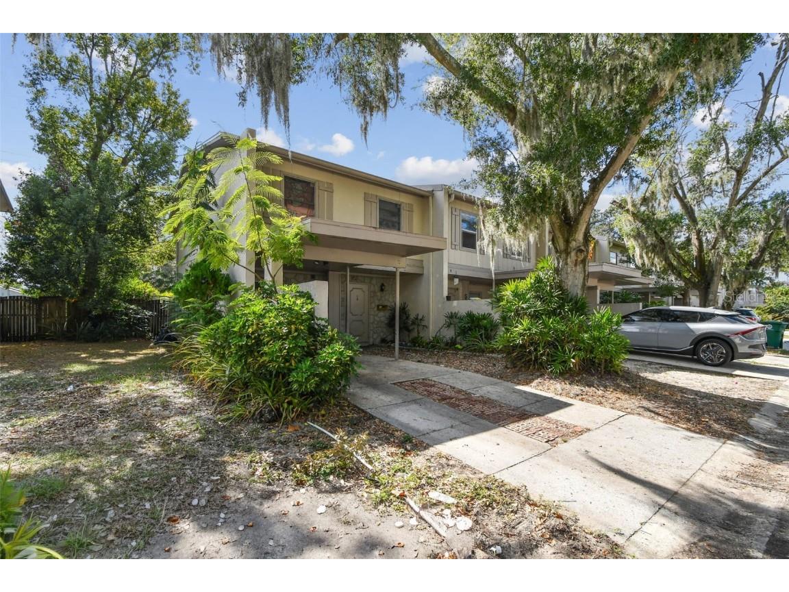 5264 Tennis Court Circle #5 Tampa FL 33617 TB8436609 image1