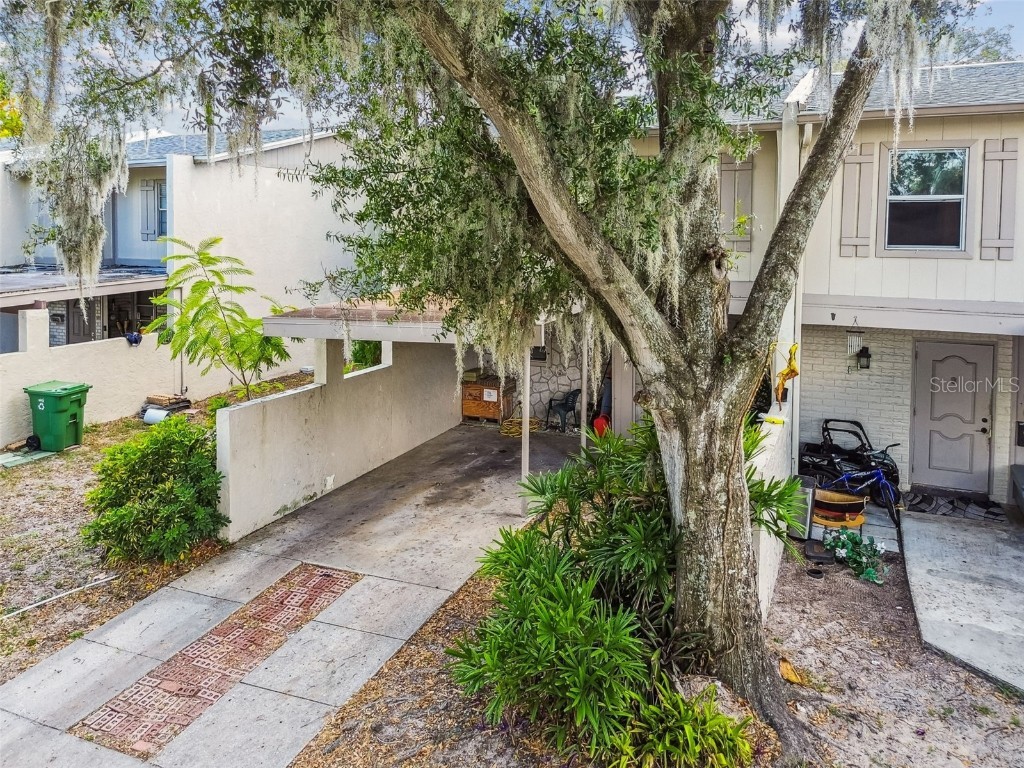 5264 Tennis Court Circle #5 Tampa FL 33617 TB8436609 image2