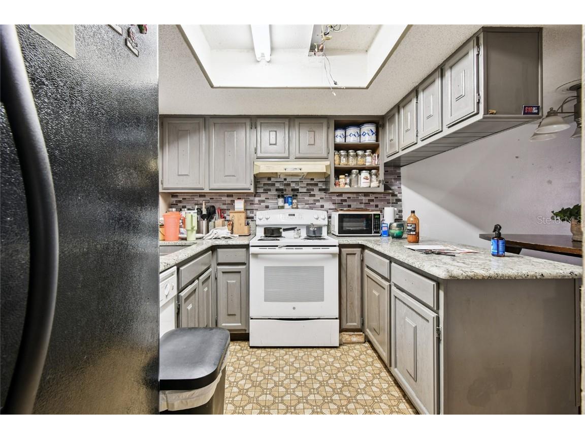 5264 Tennis Court Circle #5 Tampa FL 33617 TB8436609 image4