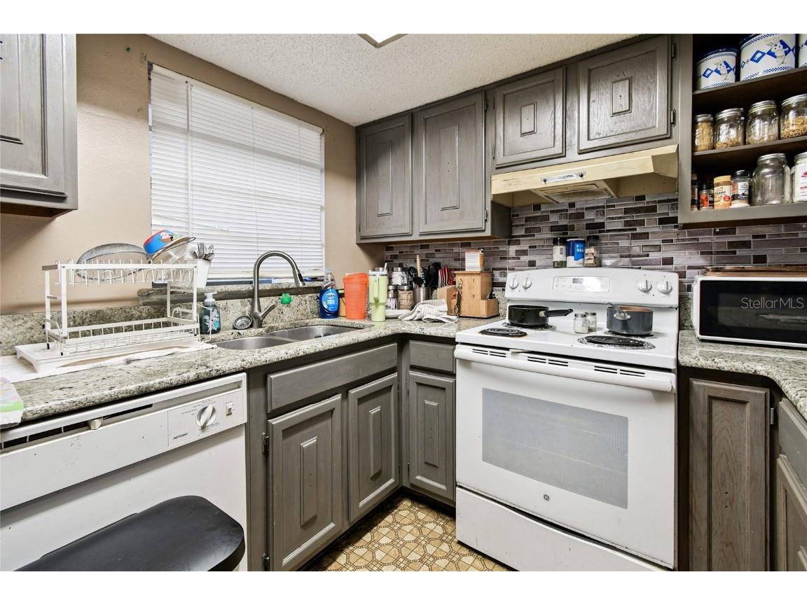 5264 Tennis Court Circle #5 Tampa FL 33617 TB8436609 image6