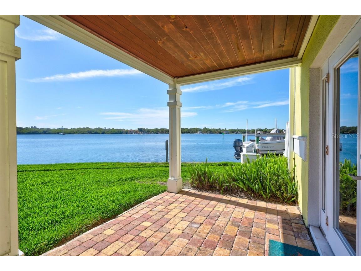 5265 Beach Drive SE #A Saint Petersburg FL 33705 - LITTLE BAYOU U8235454 image1