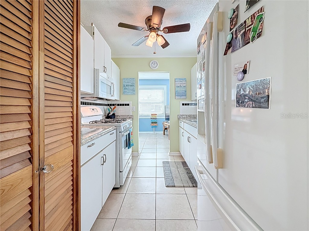 5267 81st St N #26 Saint Petersburg FL 33709 TB8444938 image16