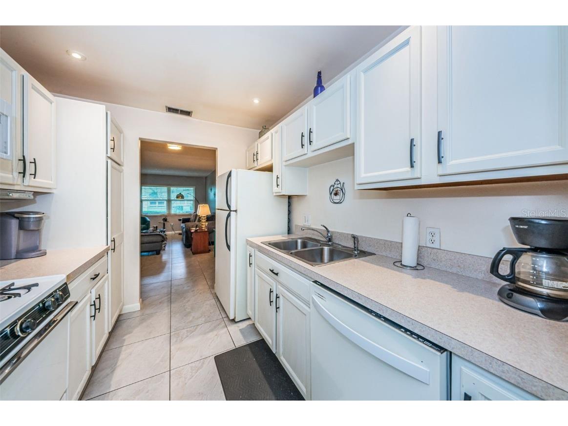 5267 81st Street N #8 Saint Petersburg FL 33709 TB8457153 image13