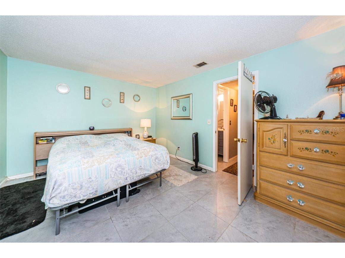 5267 81st Street N #8 Saint Petersburg FL 33709 TB8457153 image24