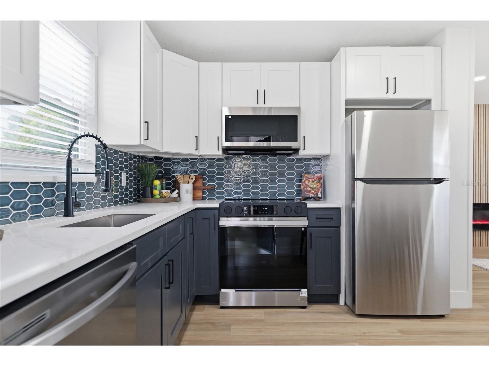 5268 Coral Way N Saint Petersburg FL 33714 TB8521707 image8