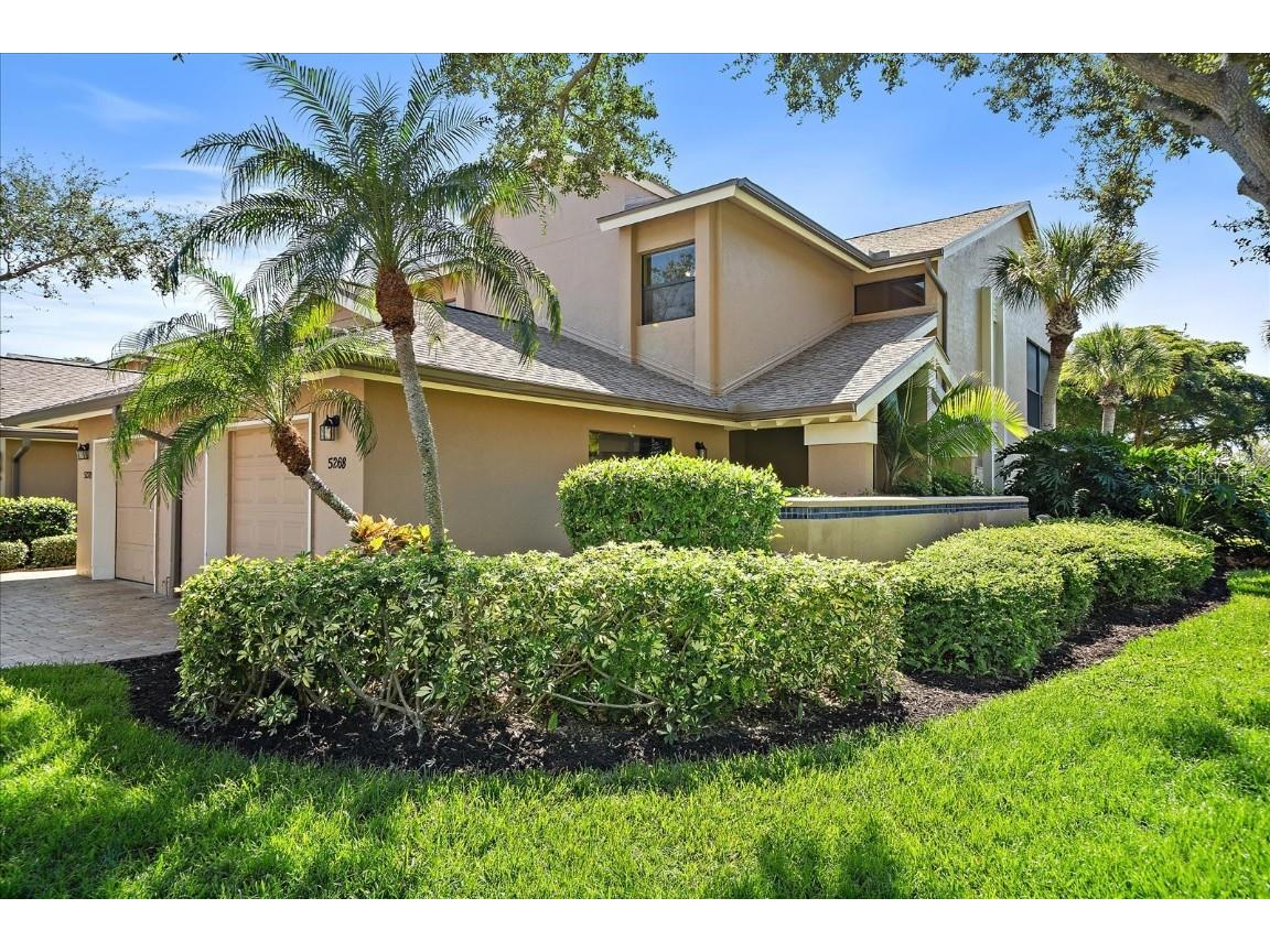 5268 Heron Way #204 Sarasota FL 34231 A4670638 image1