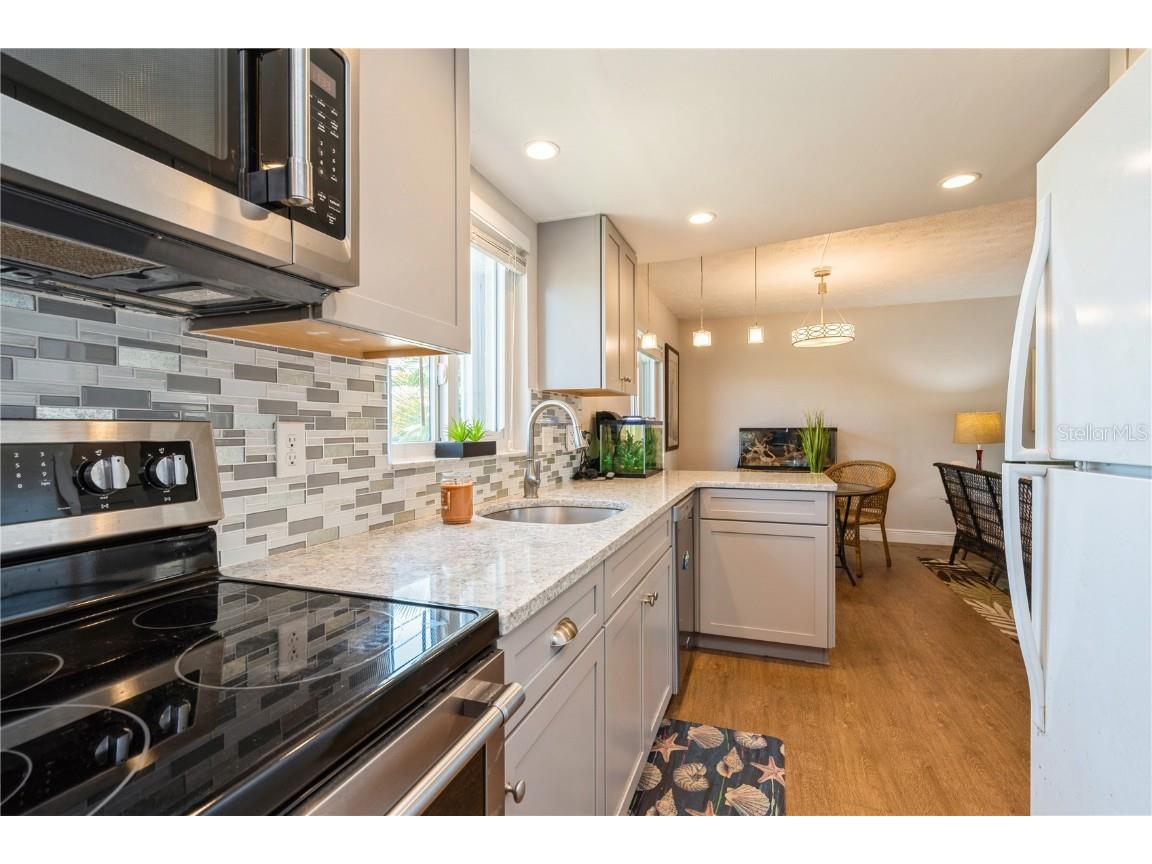 527 Cape Coral Parkway W #4 Cape Coral FL 33914 TB8384489 image4