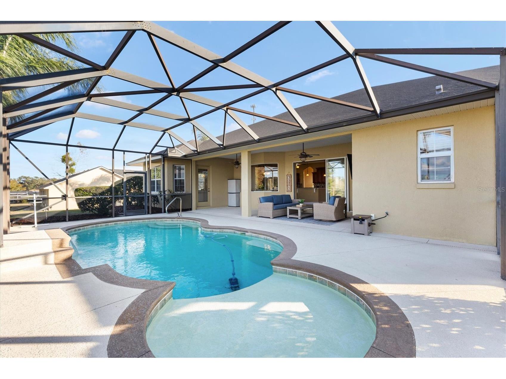 527 Dowling Circle Lady Lake FL 32159 G5105805 image2