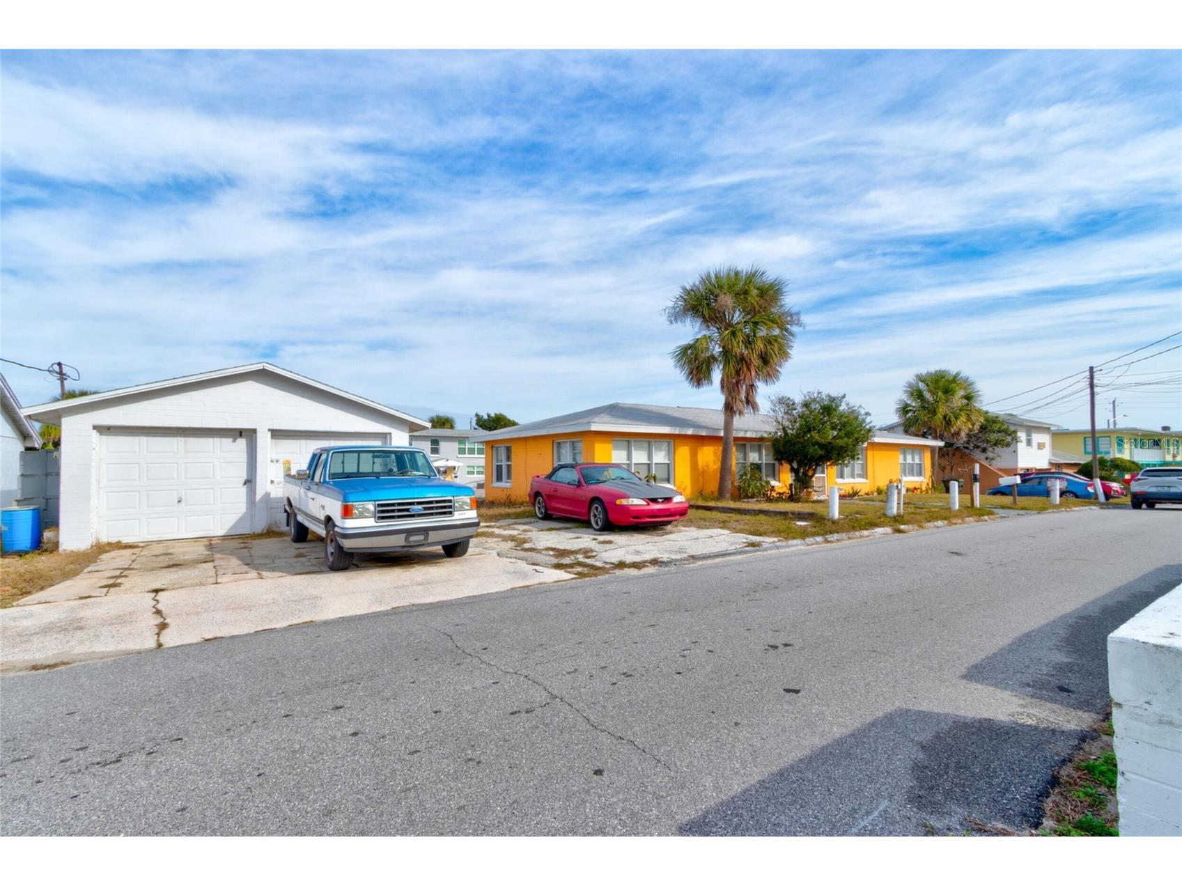 527 Eastwood Lane Daytona Beach FL 32118 V4946506 image1