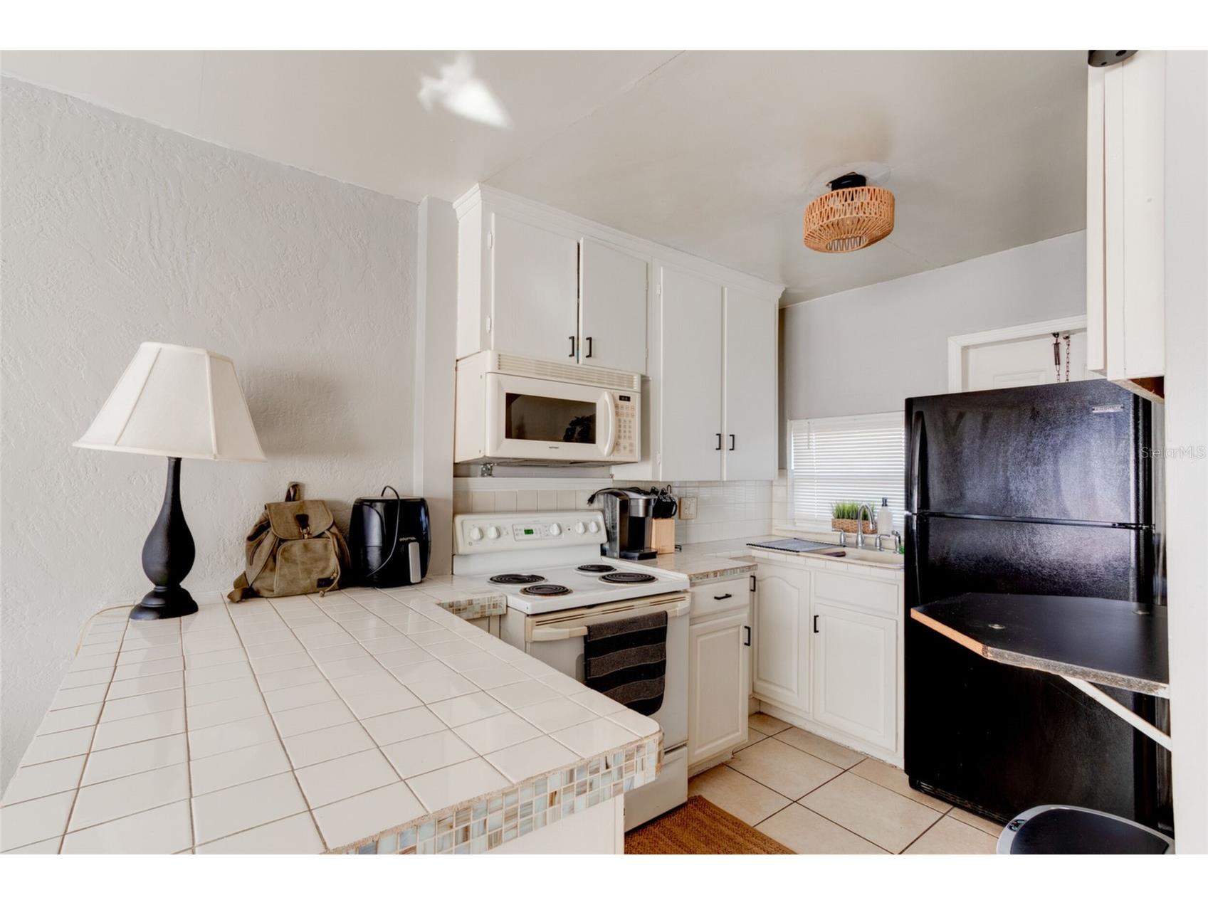 527 Eastwood Lane Daytona Beach FL 32118 V4946506 image4