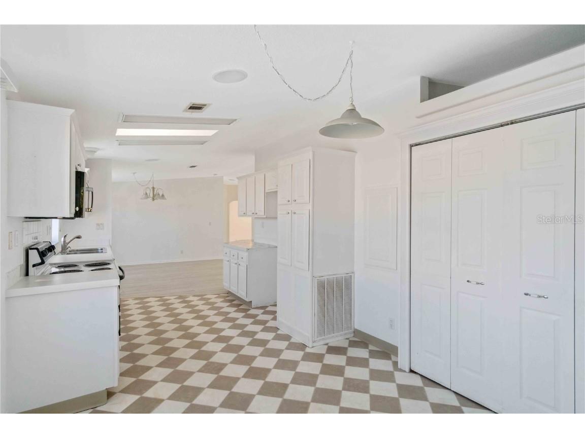 527 Fleetwood Street North Port FL 34287 A4672563 image37