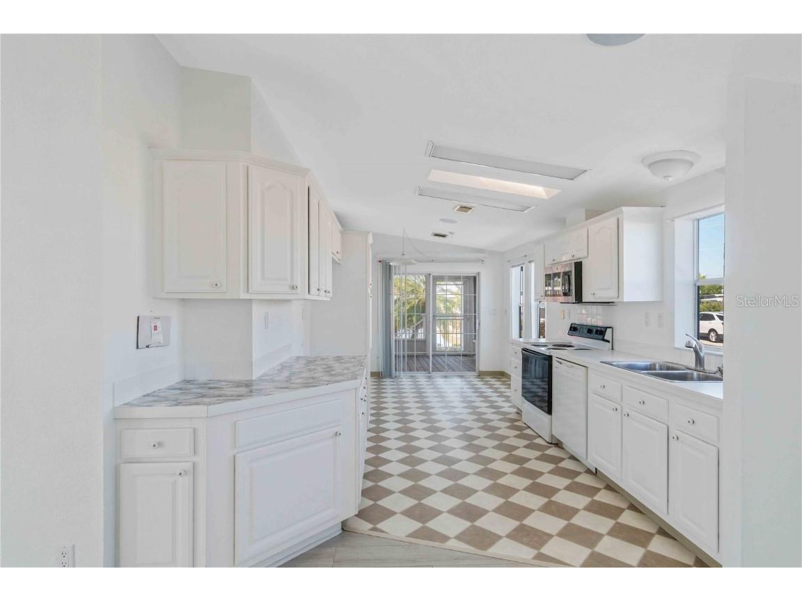 527 Fleetwood Street North Port FL 34287 A4672563 image42