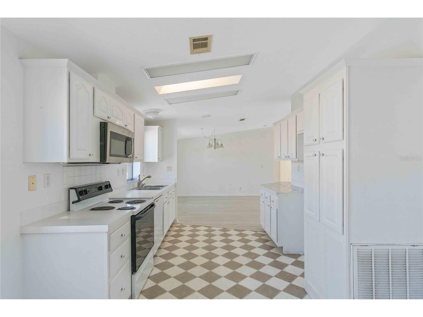 527 Fleetwood Street North Port FL 34287 A4694283 image31