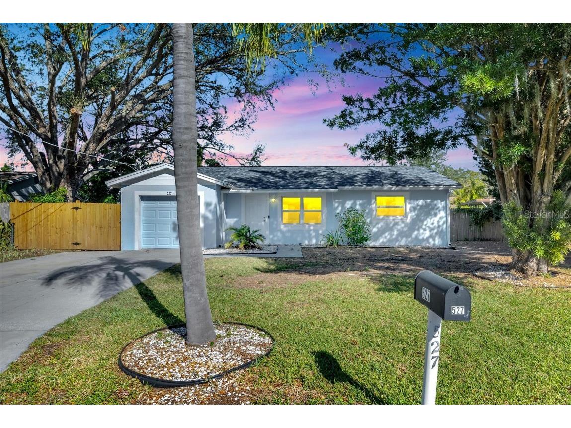 527 Fox Run Trail Apollo Beach FL 33572 TB8448654 image1