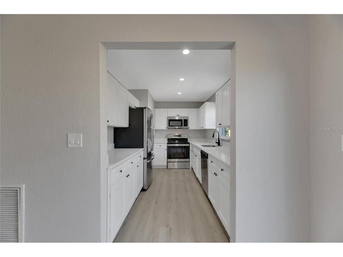 527 Fox Run Trail Apollo Beach FL 33572 TB8448654 image18