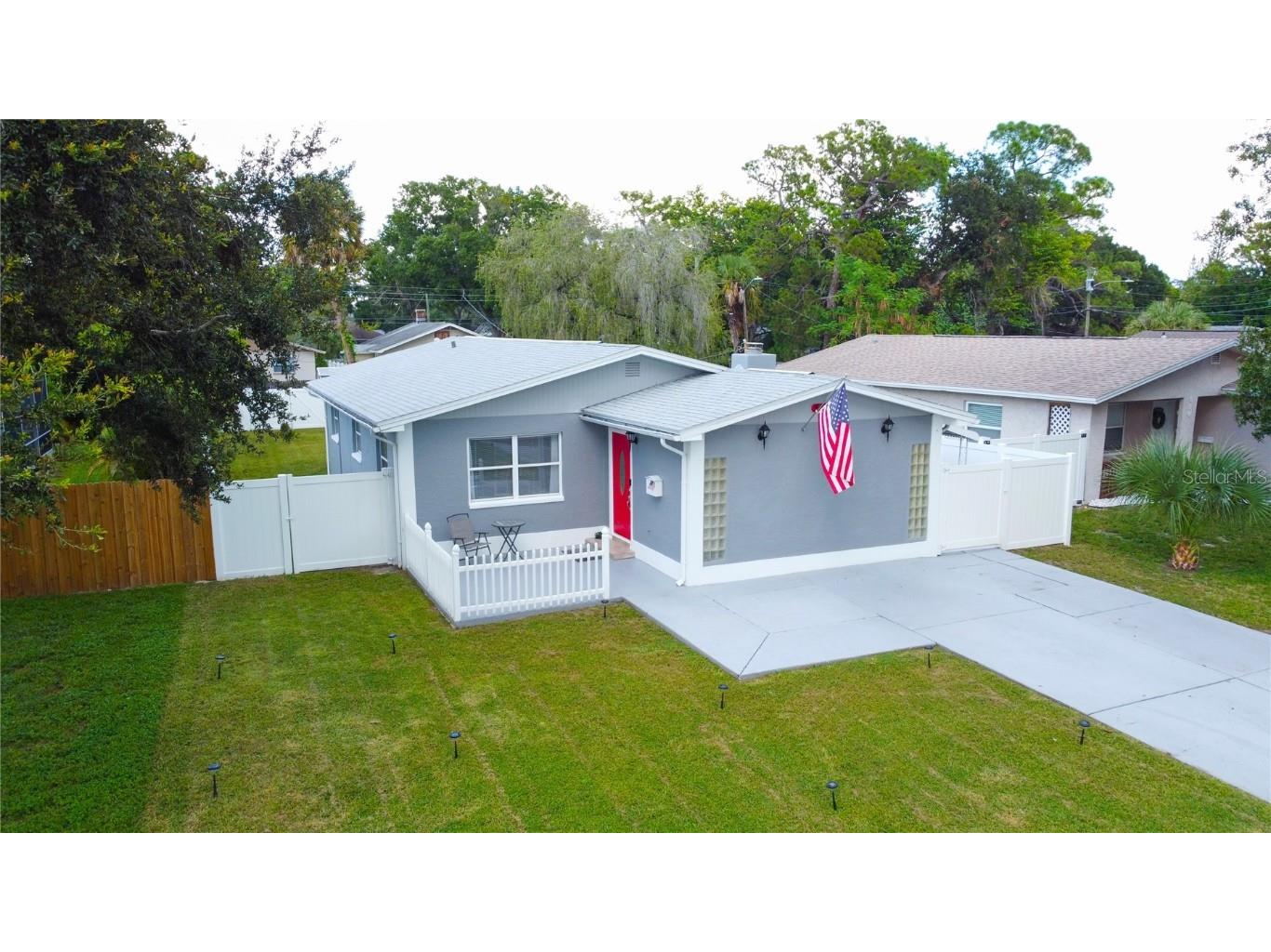 527 Glenoak Street N Saint Petersburg FL 33703 TB8432311 image1