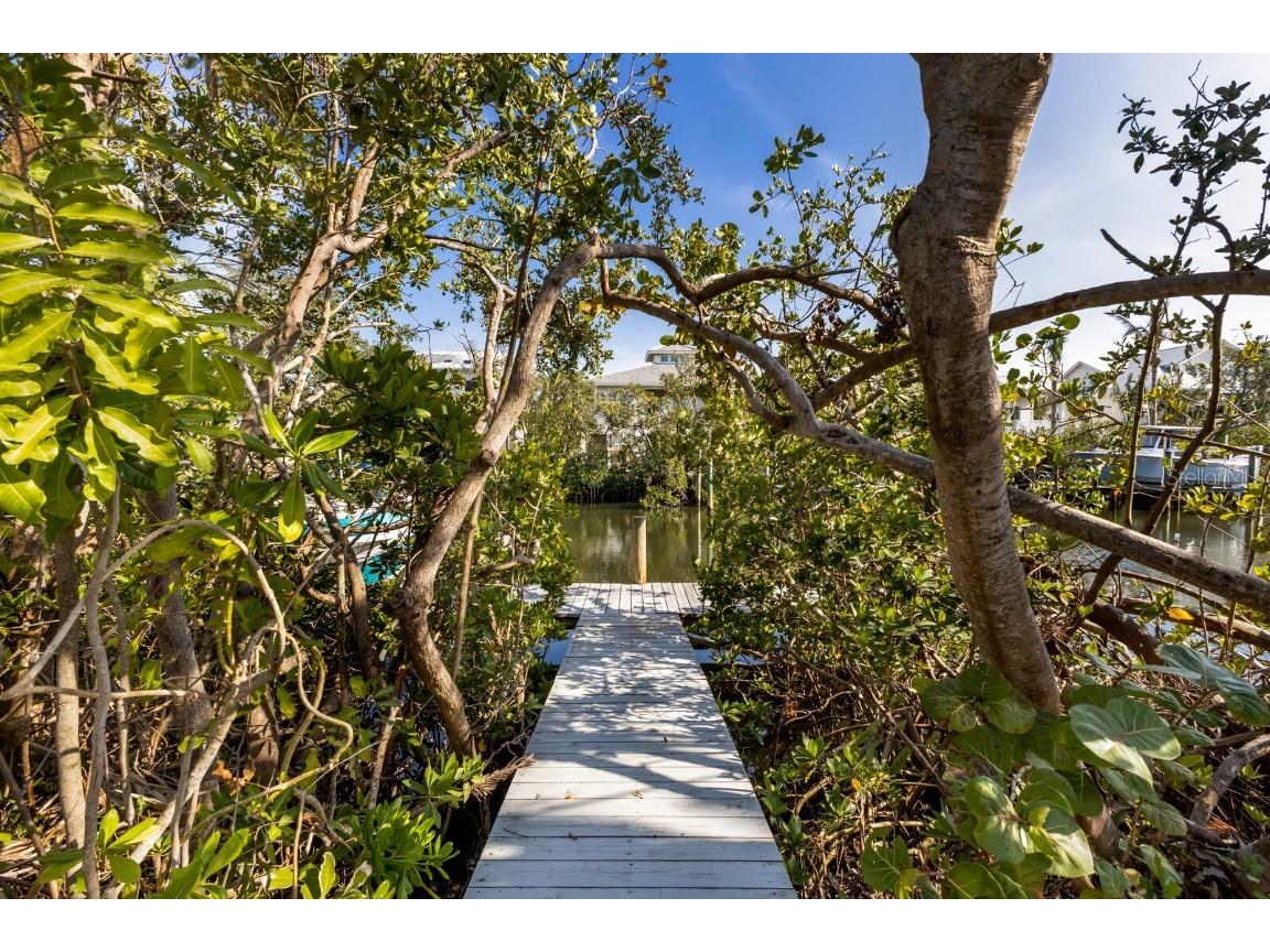 527 Magnolia Avenue Anna Maria FL 34216 A4640924 image35