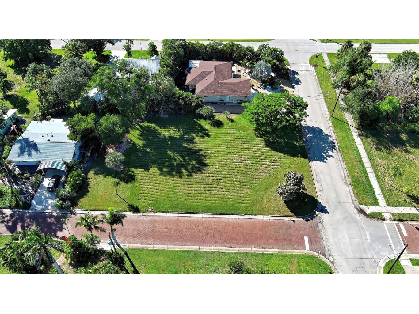 527 Palm Avenue Punta Gorda FL 33950 C7514053 image2
