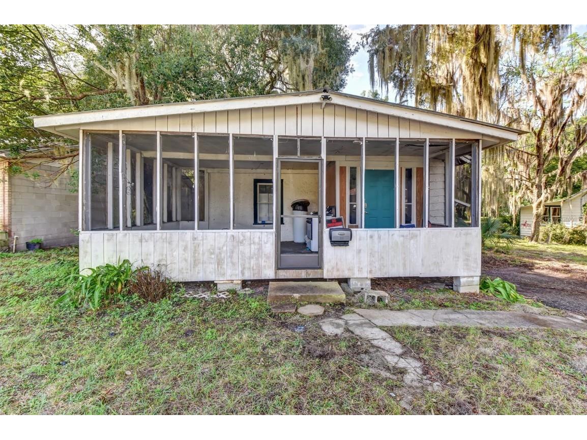 527 Palmetto Avenue Crescent City FL 32112 - Stella Lake V4928131 image1