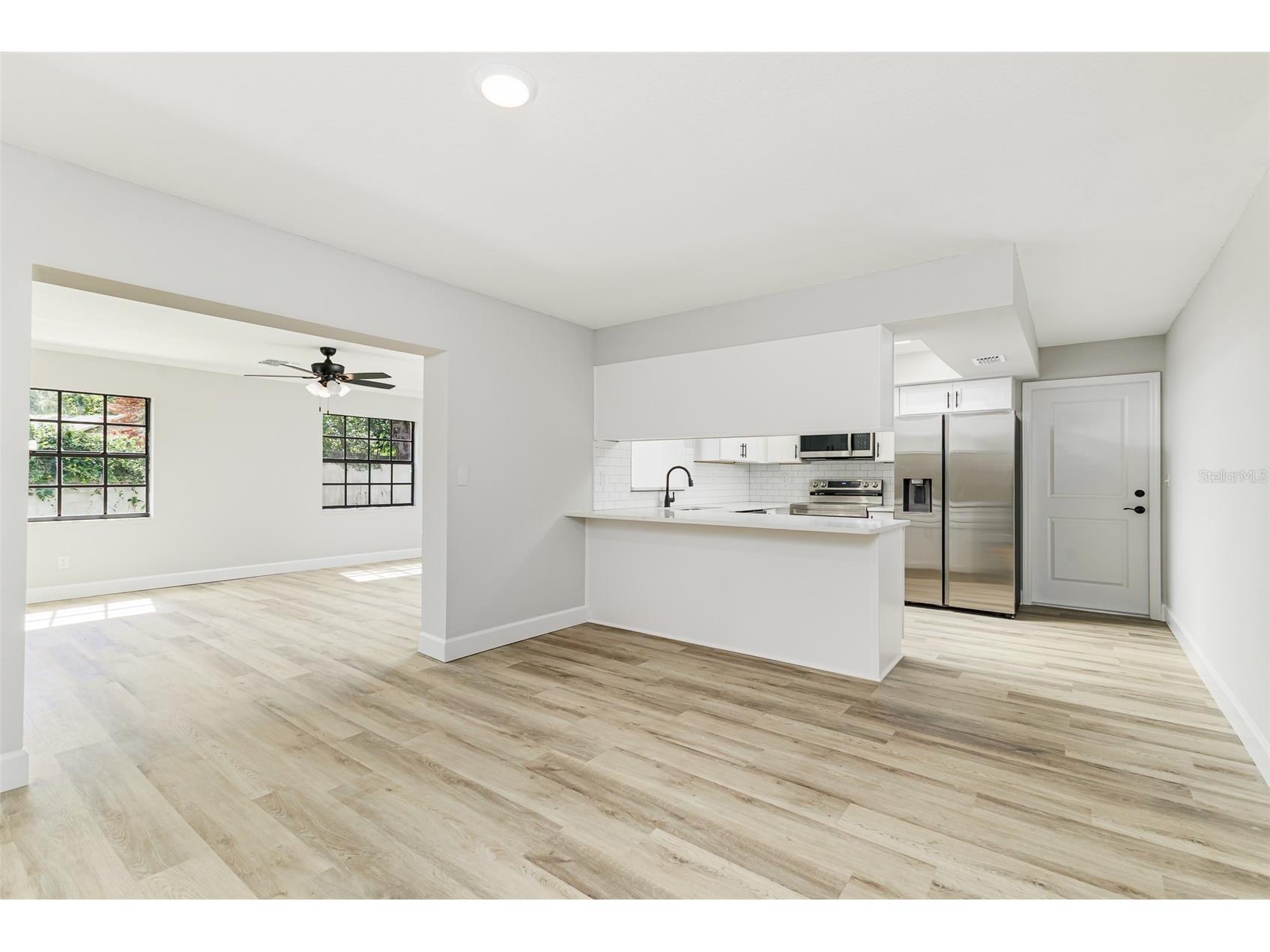 527 Princess Place Lakeland FL 33803 L4963315 image4
