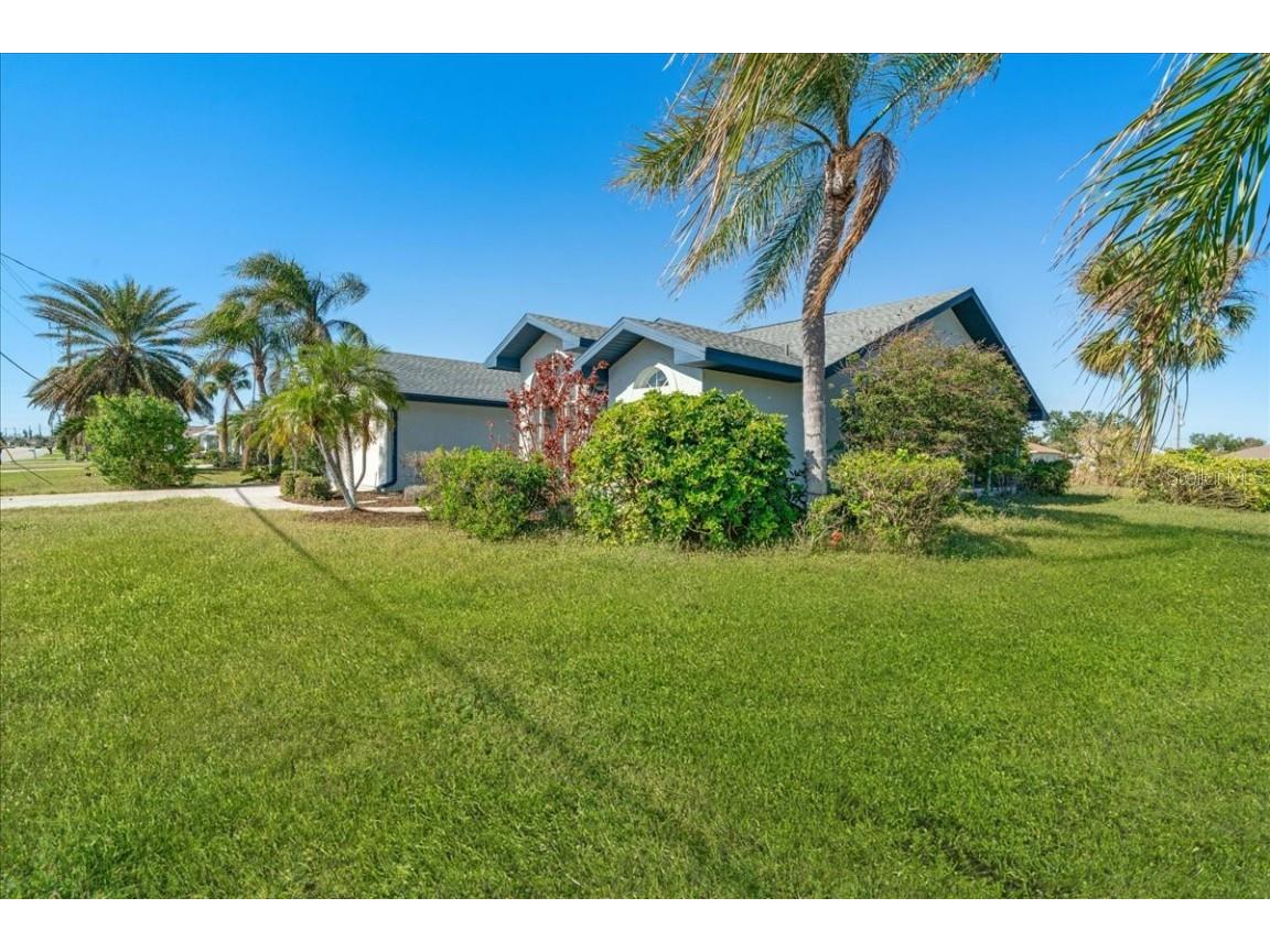 527 Rotonda Circle Rotonda West FL 33947 A4631490 image32