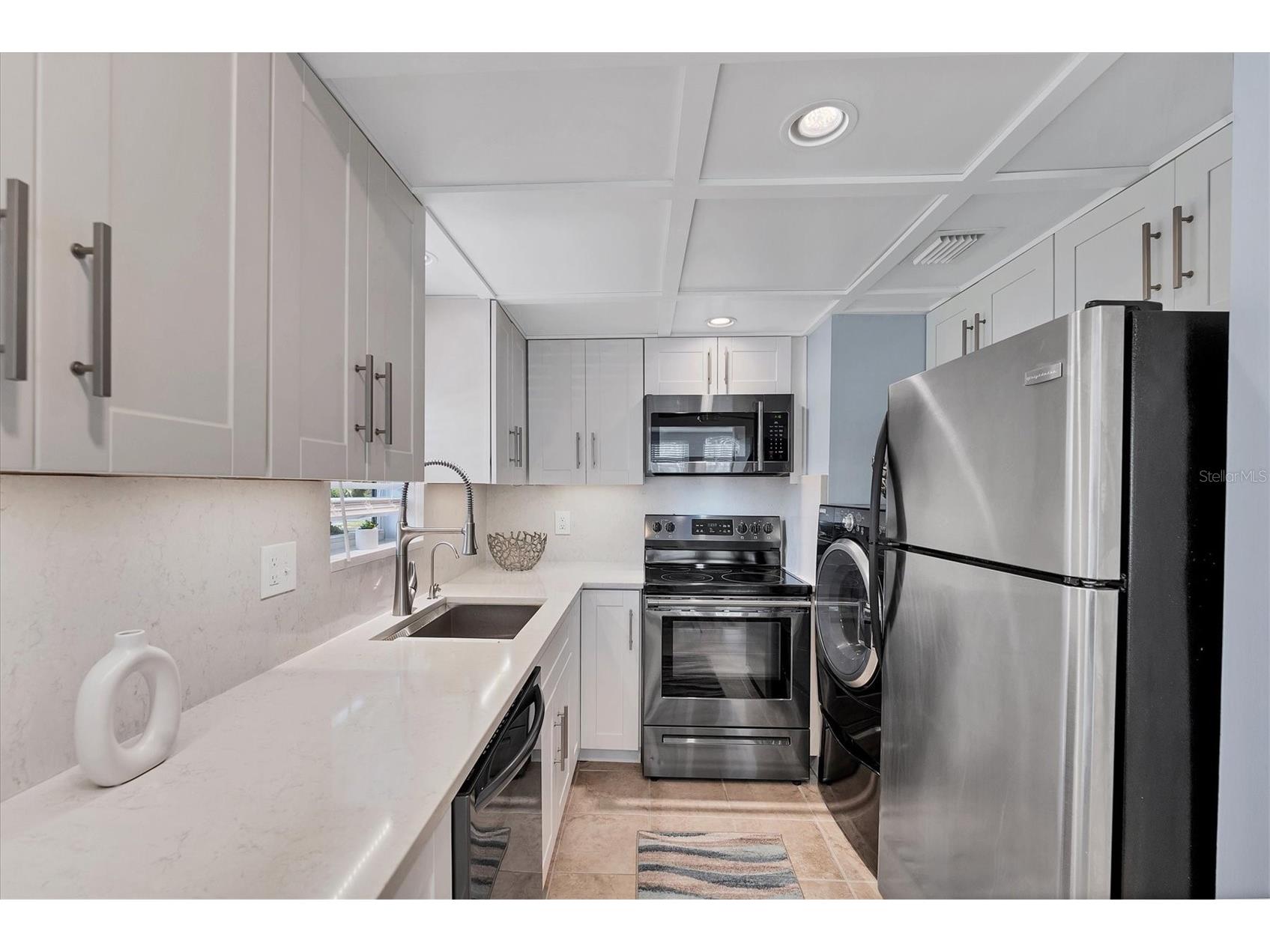 527 Sutton Place Longboat Key FL 34228 - SARASOTA BAY GULF OF MEXICO A4677642 image16