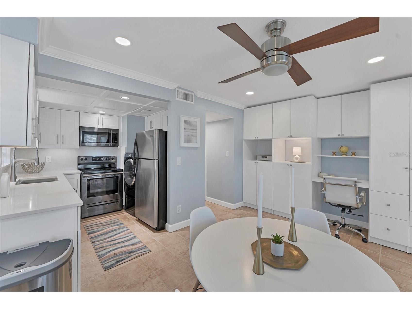 527 Sutton Place Longboat Key FL 34228 - SARASOTA BAY GULF OF MEXICO A4677642 image23