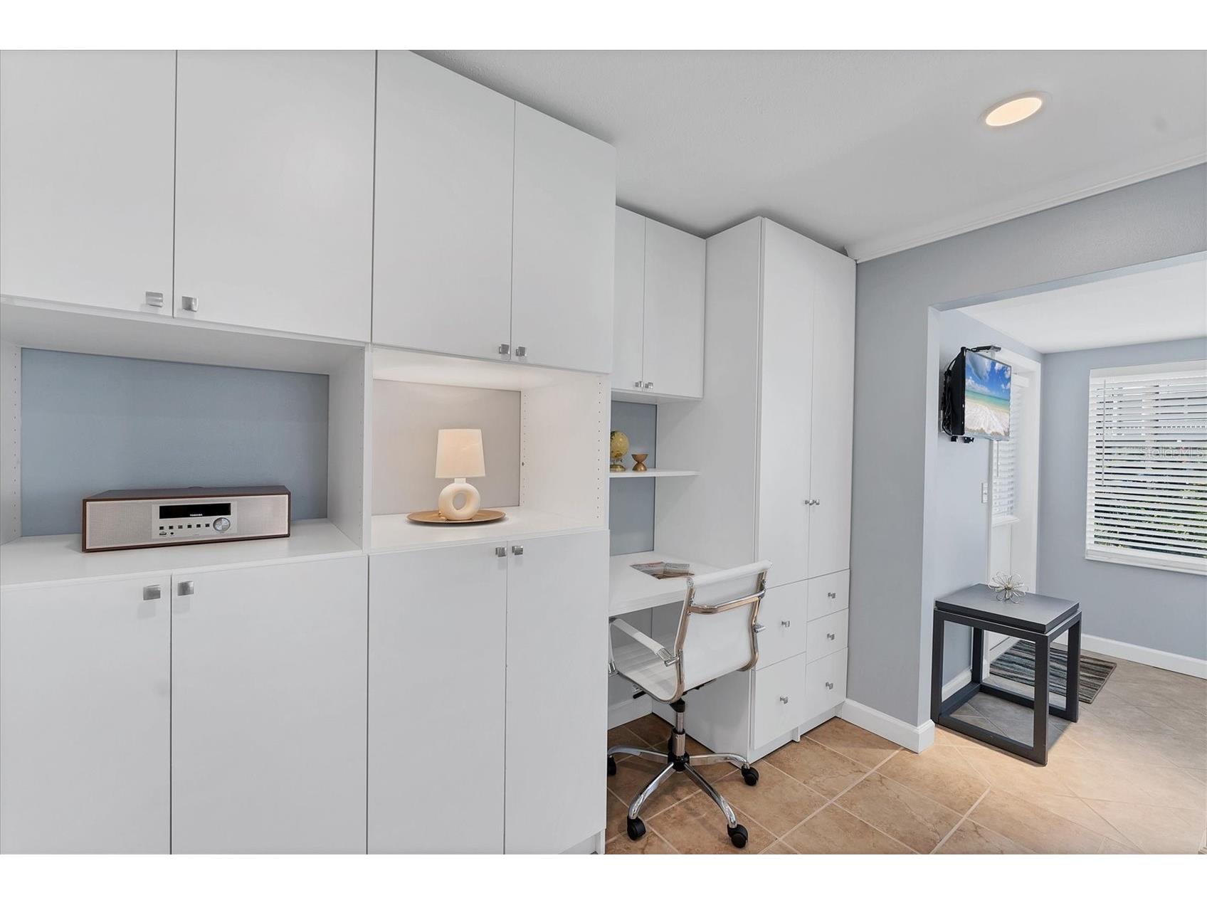 527 Sutton Place Longboat Key FL 34228 - SARASOTA BAY GULF OF MEXICO A4677642 image25