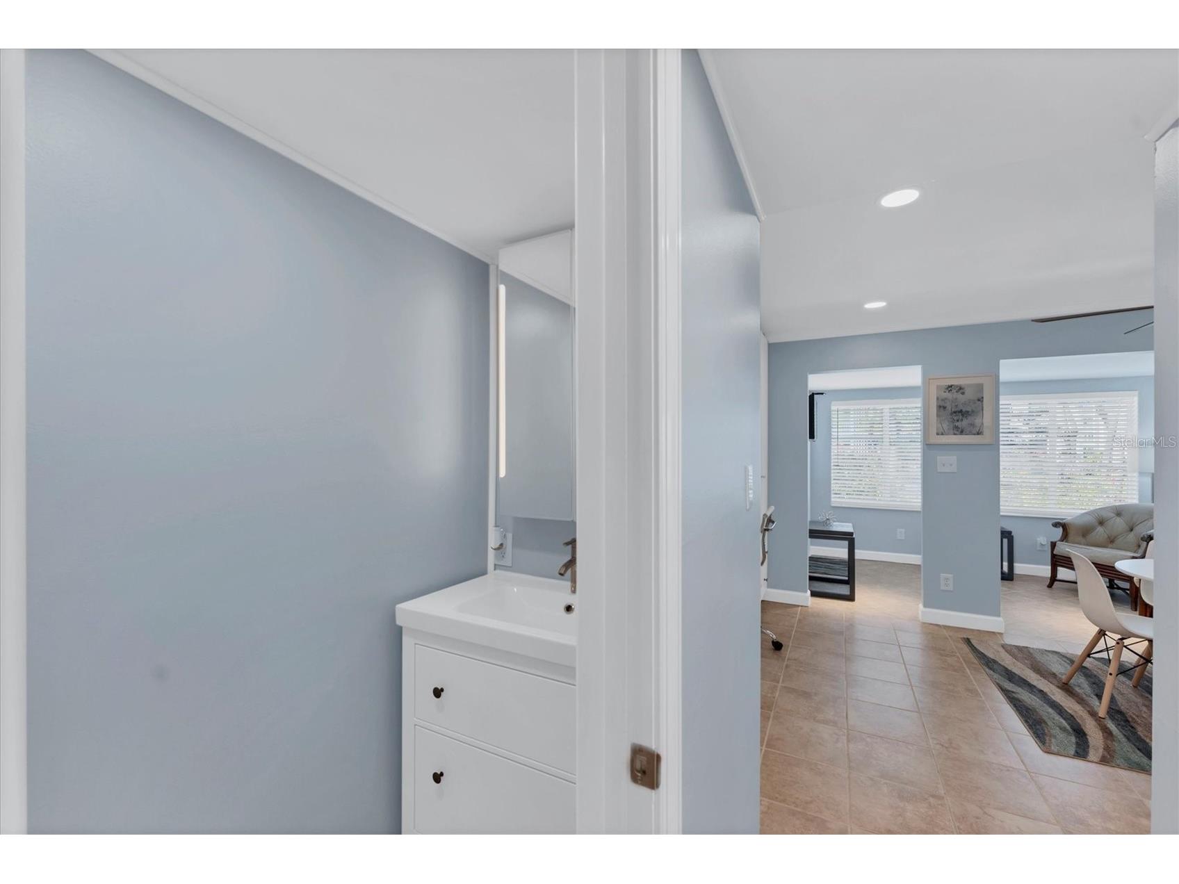 527 Sutton Place Longboat Key FL 34228 - SARASOTA BAY GULF OF MEXICO A4677642 image29