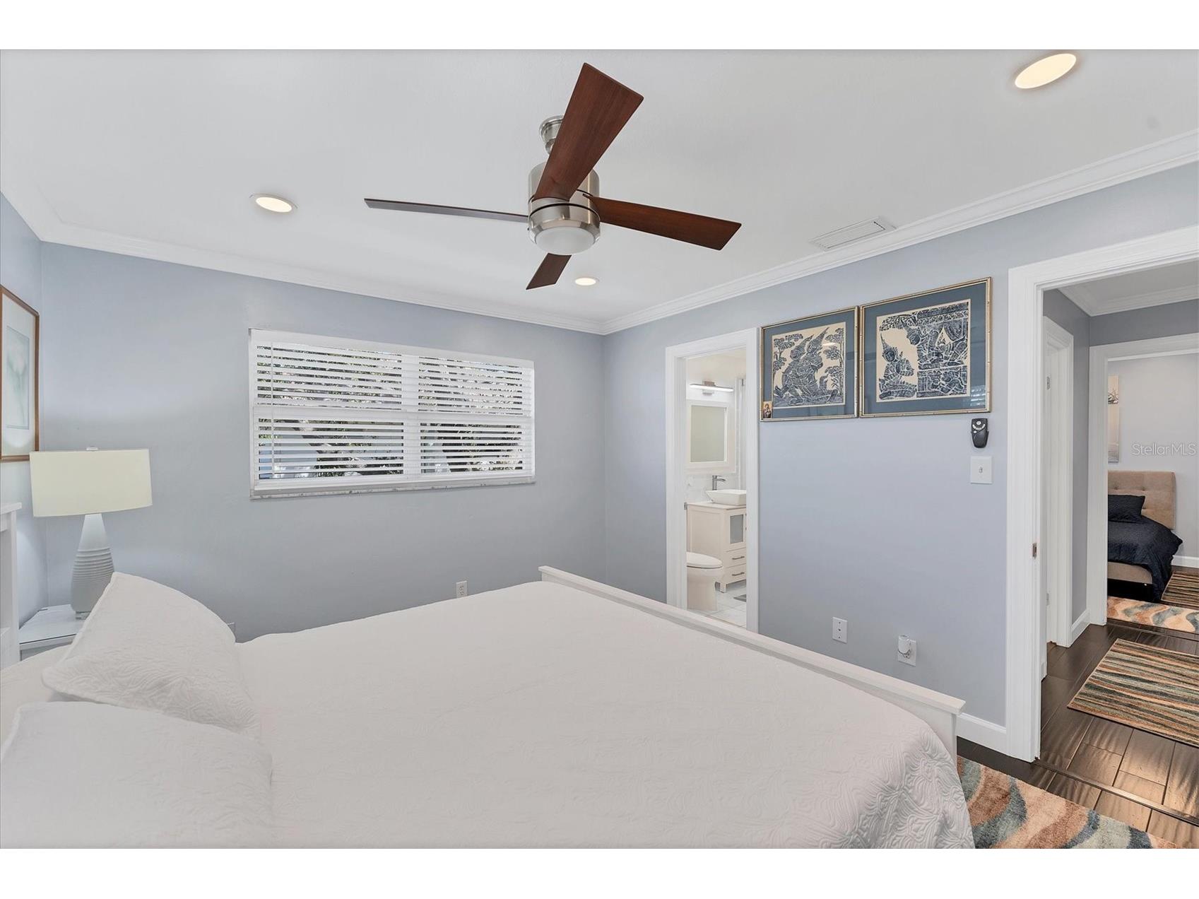 527 Sutton Place Longboat Key FL 34228 - SARASOTA BAY GULF OF MEXICO A4677642 image34