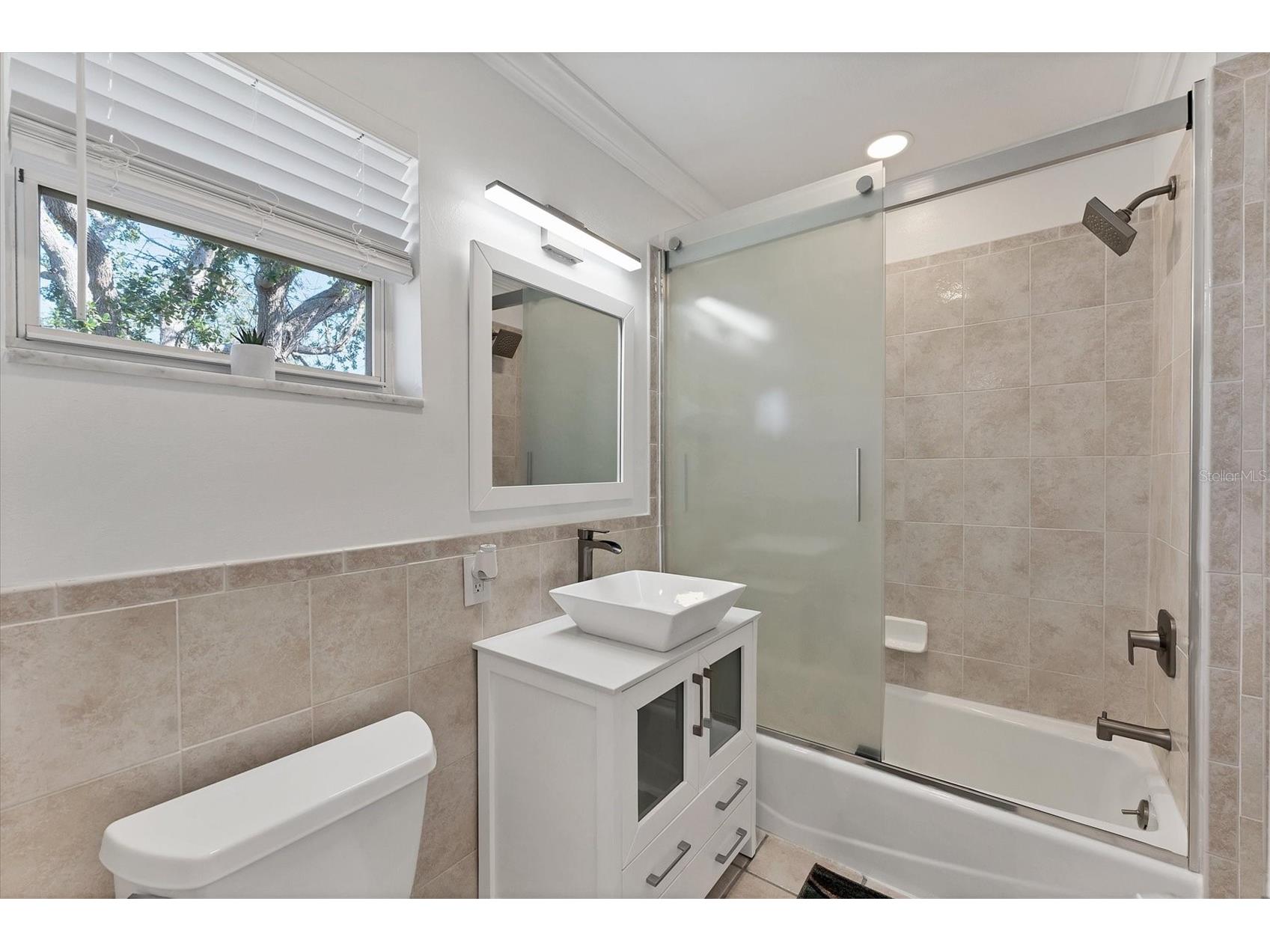 527 Sutton Place Longboat Key FL 34228 - SARASOTA BAY GULF OF MEXICO A4677642 image35