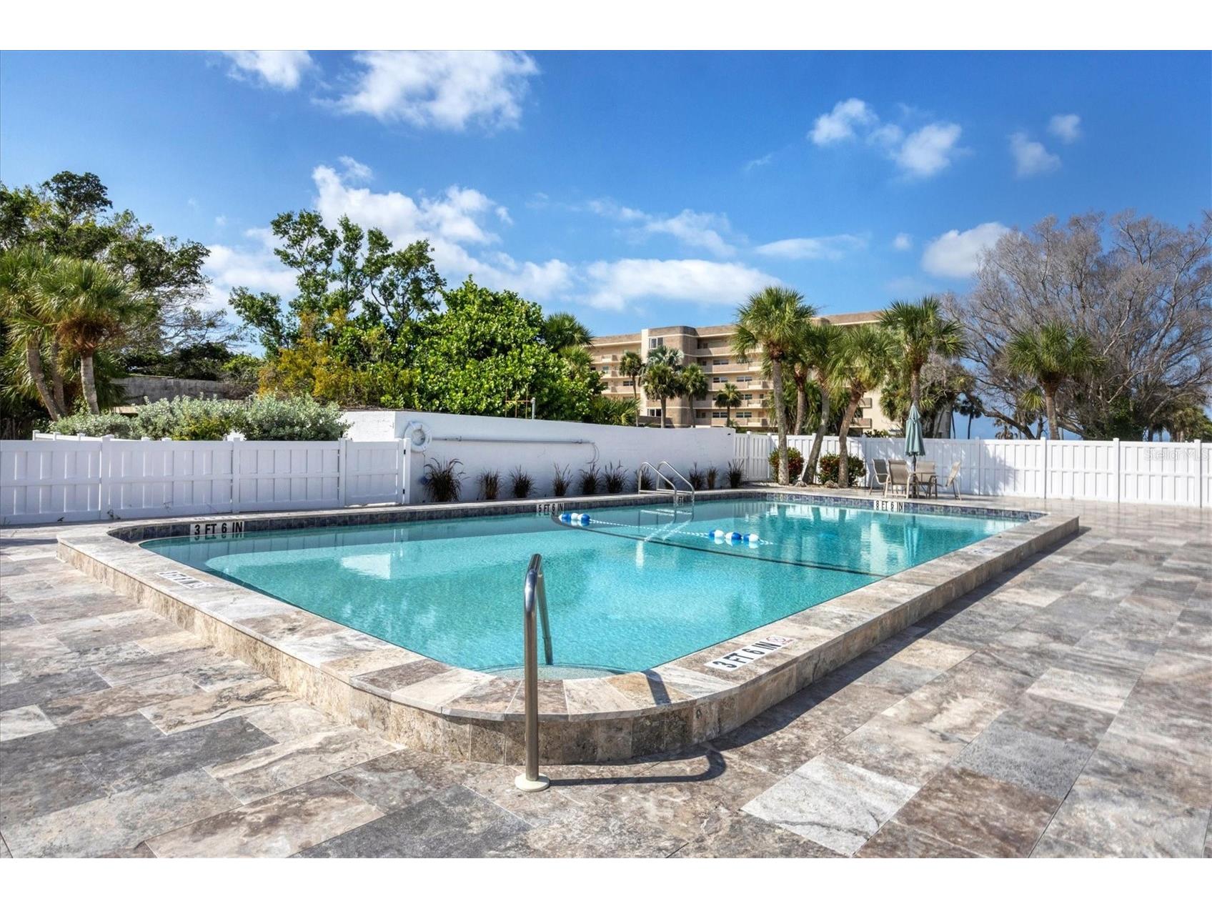 527 Sutton Place Longboat Key FL 34228 - SARASOTA BAY GULF OF MEXICO A4677642 image52