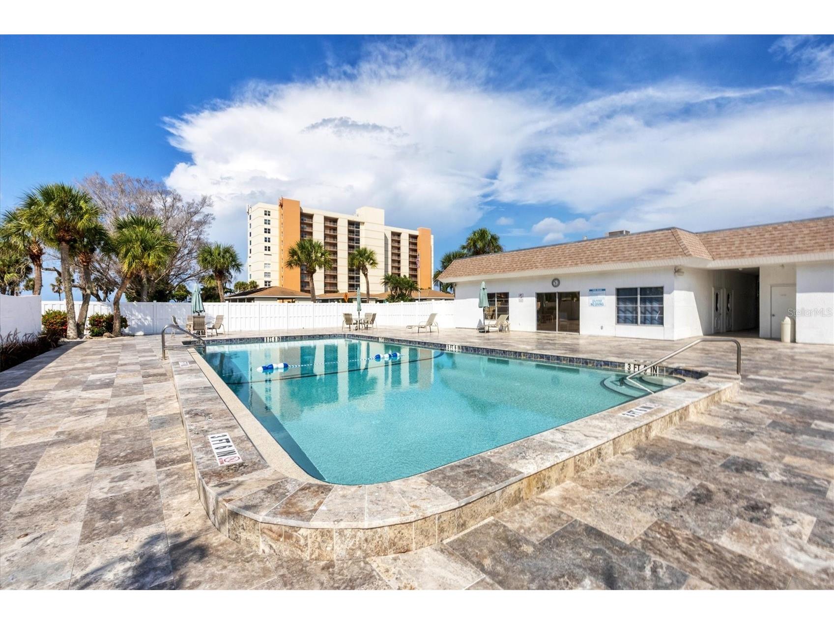 527 Sutton Place Longboat Key FL 34228 - SARASOTA BAY GULF OF MEXICO A4677642 image53