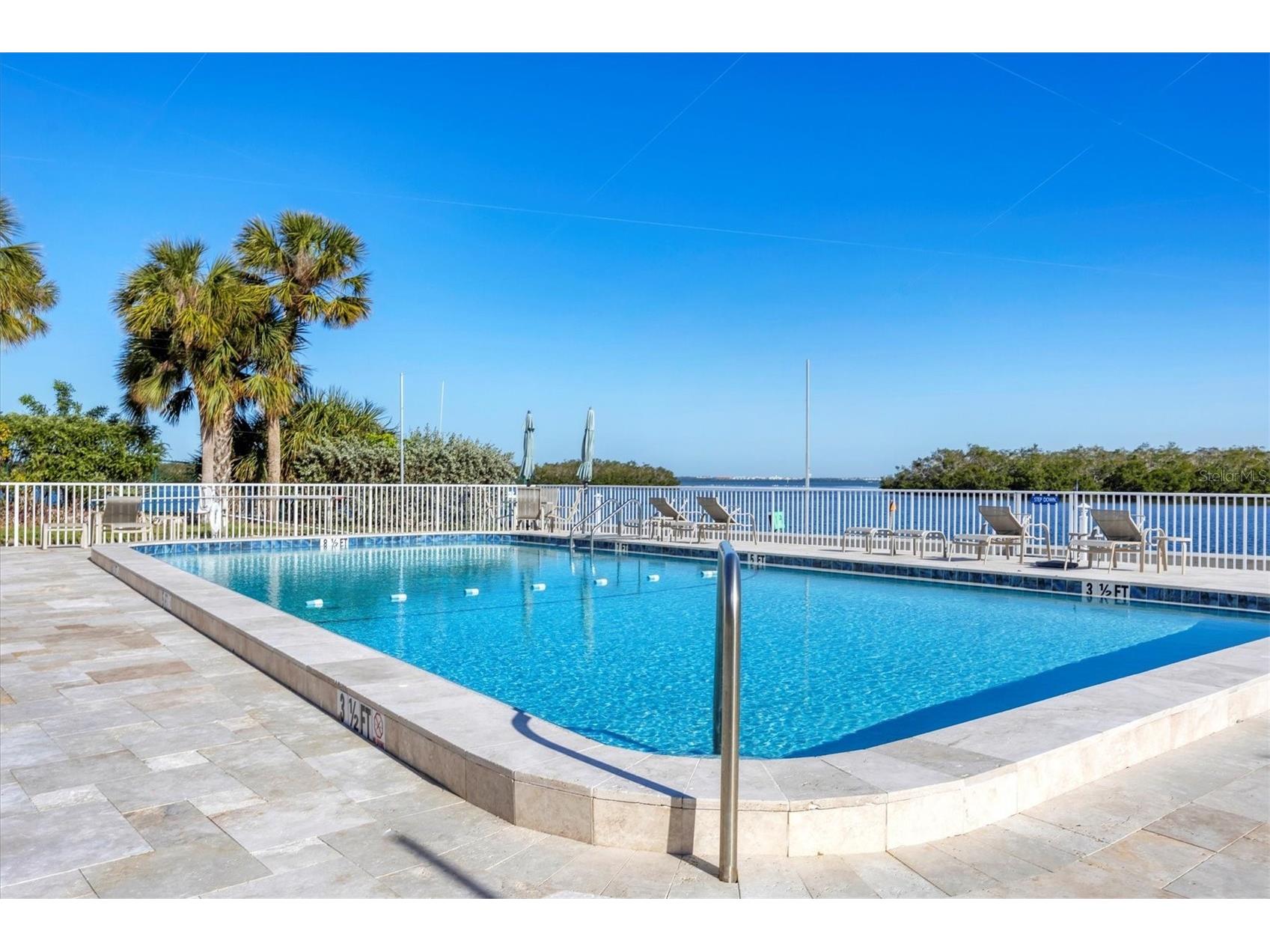 527 Sutton Place Longboat Key FL 34228 - SARASOTA BAY GULF OF MEXICO A4677642 image63