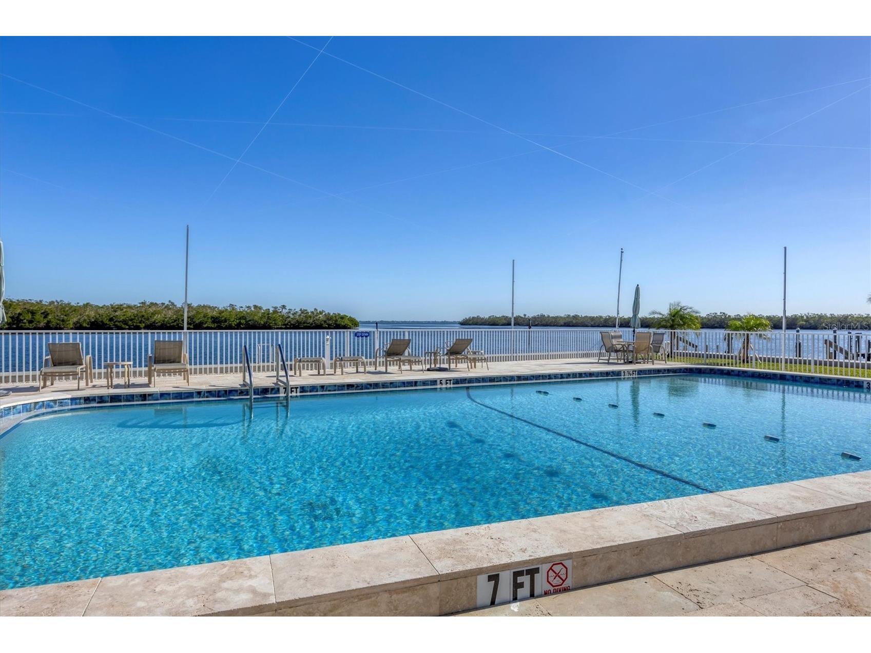 527 Sutton Place Longboat Key FL 34228 - SARASOTA BAY GULF OF MEXICO A4677642 image64