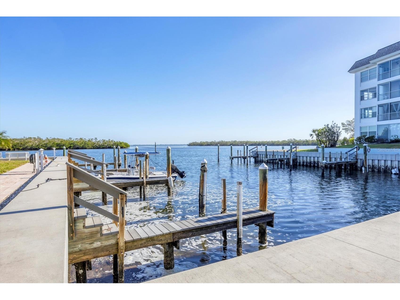 527 Sutton Place Longboat Key FL 34228 - SARASOTA BAY GULF OF MEXICO A4677642 image68