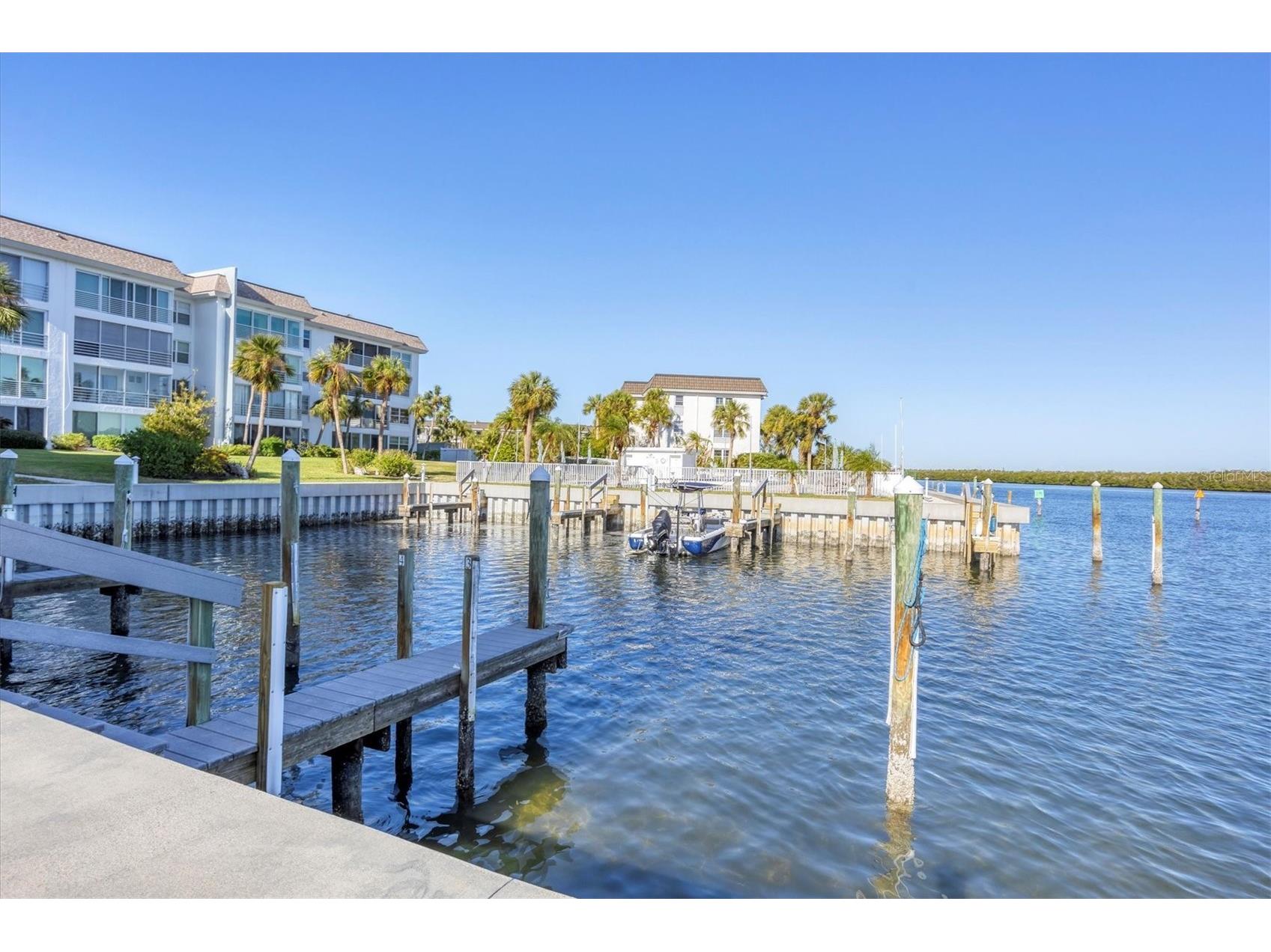 527 Sutton Place Longboat Key FL 34228 - SARASOTA BAY GULF OF MEXICO A4677642 image69