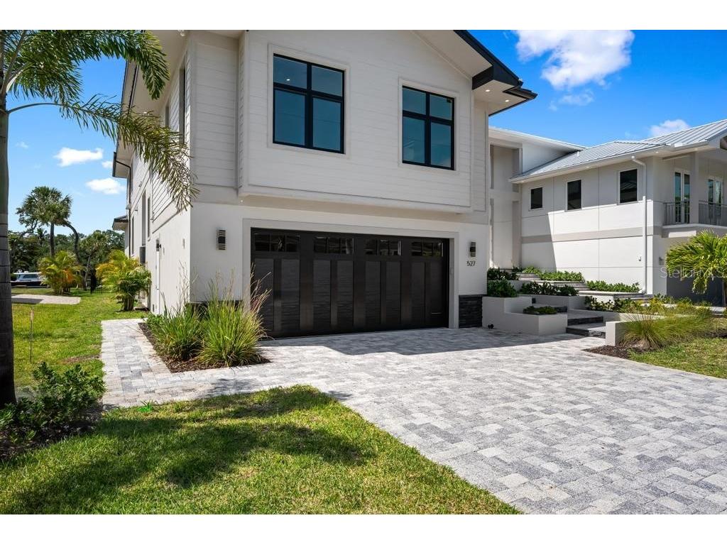 527 Venice Lane Sarasota FL 34242 - GRAND CANAL A4676628 image2