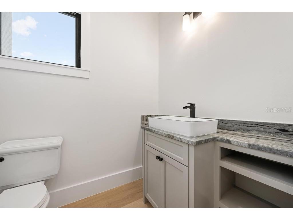 527 Venice Lane Sarasota FL 34242 - GRAND CANAL A4676628 image34