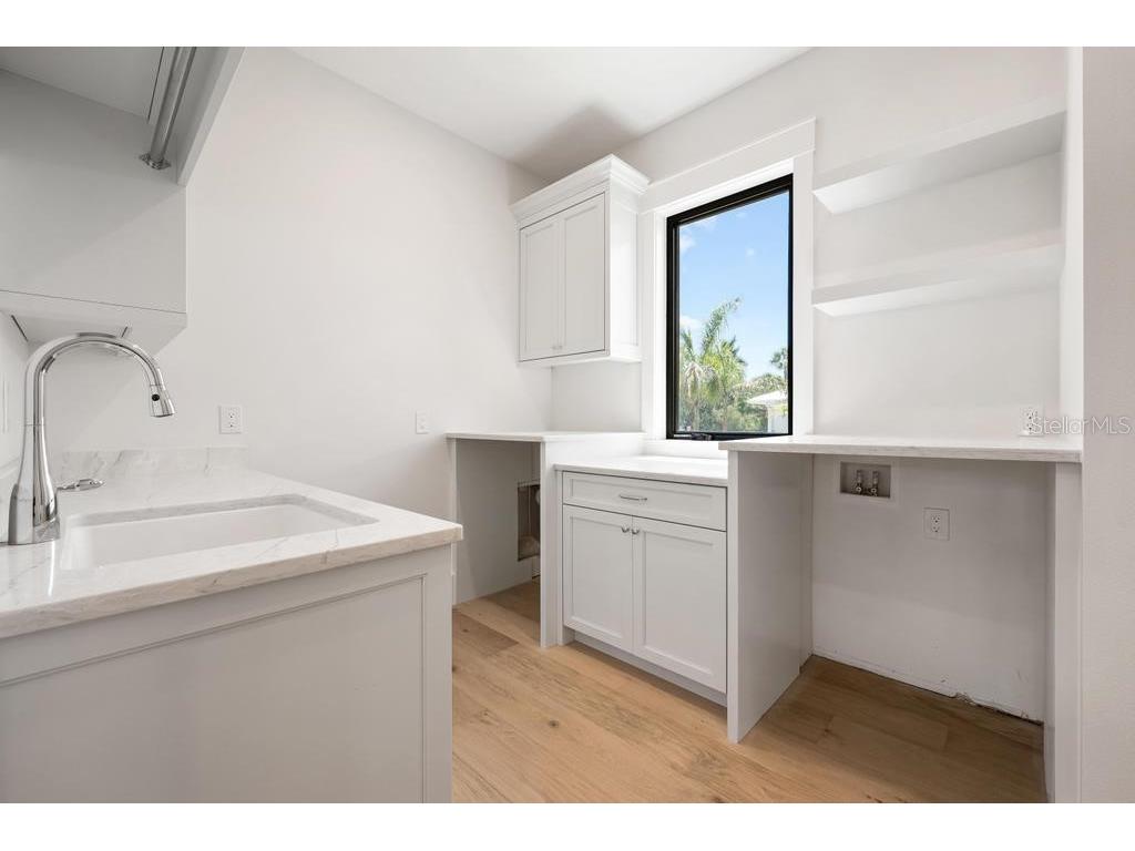 527 Venice Lane Sarasota FL 34242 - GRAND CANAL A4676628 image35