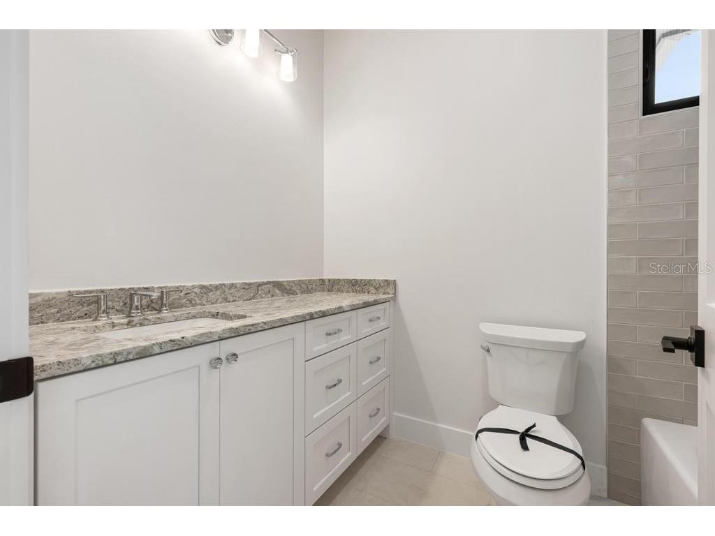 527 Venice Lane Sarasota FL 34242 - GRAND CANAL A4676628 image42