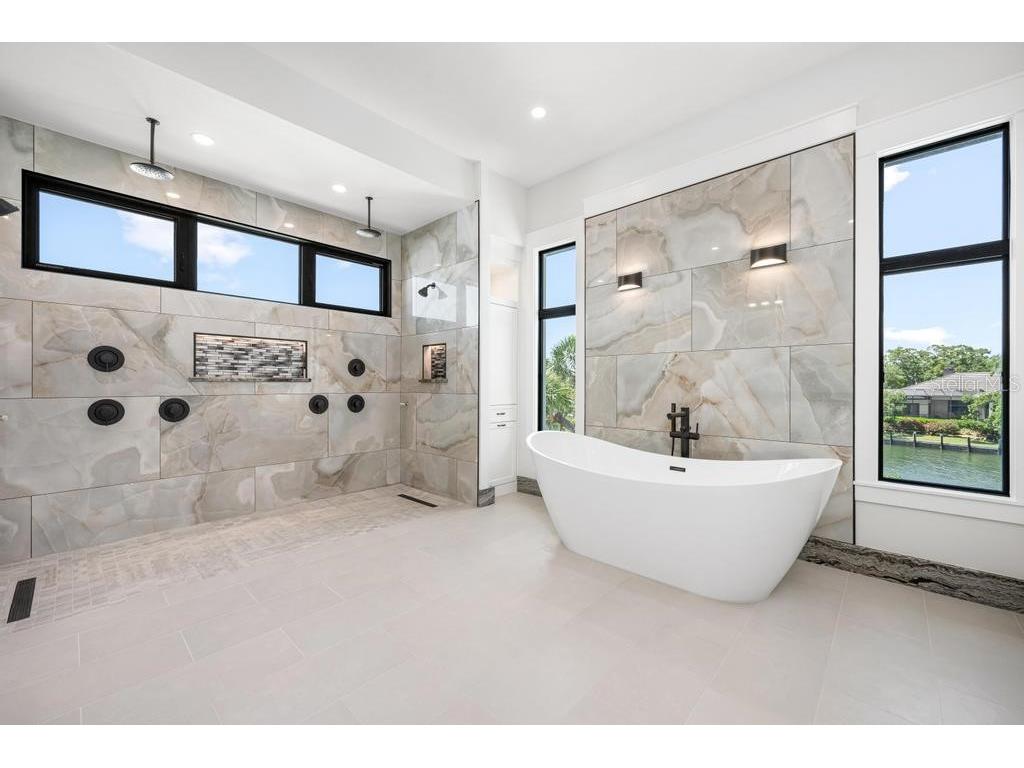 527 Venice Lane Sarasota FL 34242 - GRAND CANAL A4676628 image72