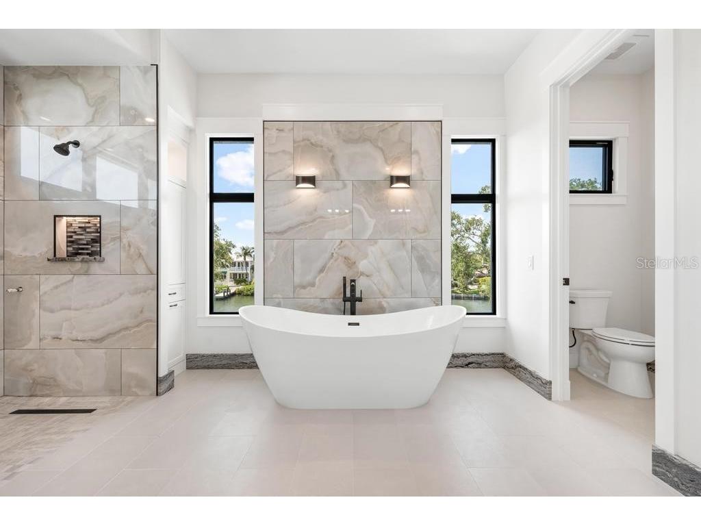 527 Venice Lane Sarasota FL 34242 - GRAND CANAL A4676628 image73