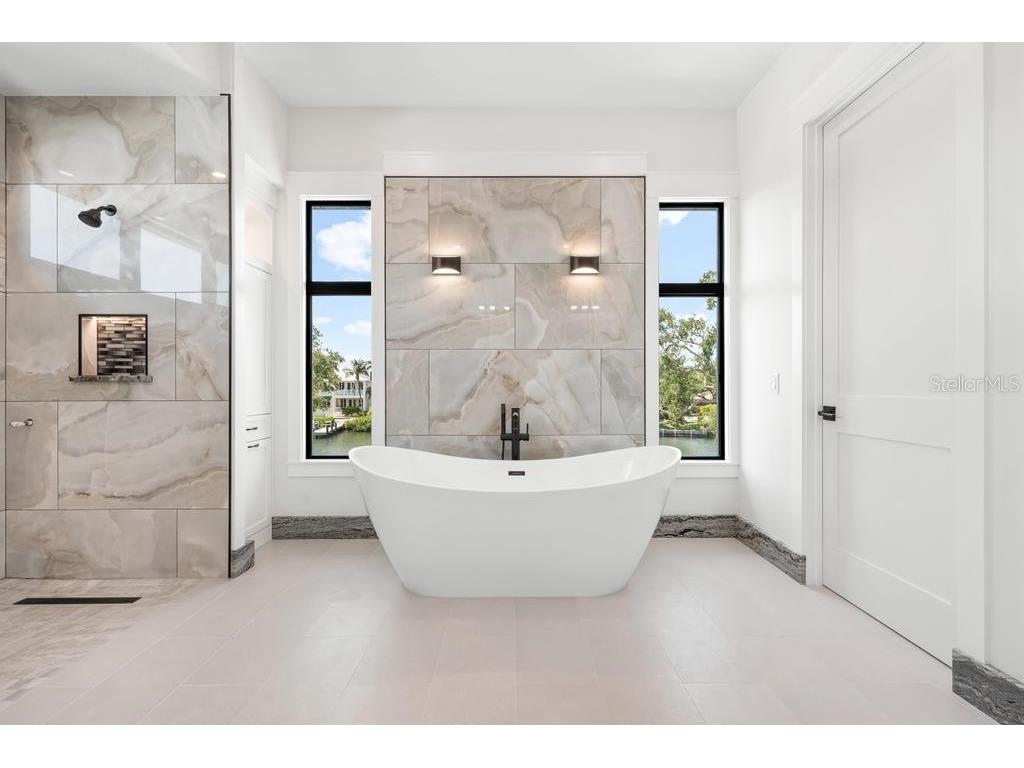 527 Venice Lane Sarasota FL 34242 - GRAND CANAL A4676628 image74