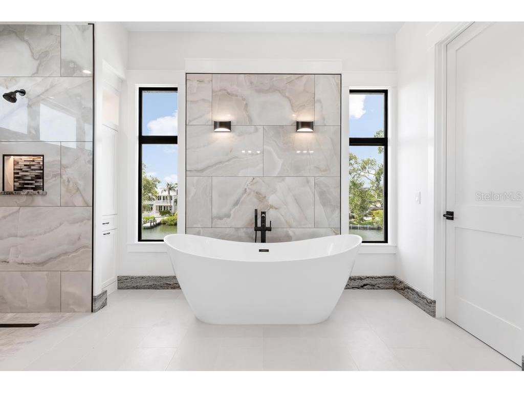 527 Venice Lane Sarasota FL 34242 - GRAND CANAL A4676628 image75
