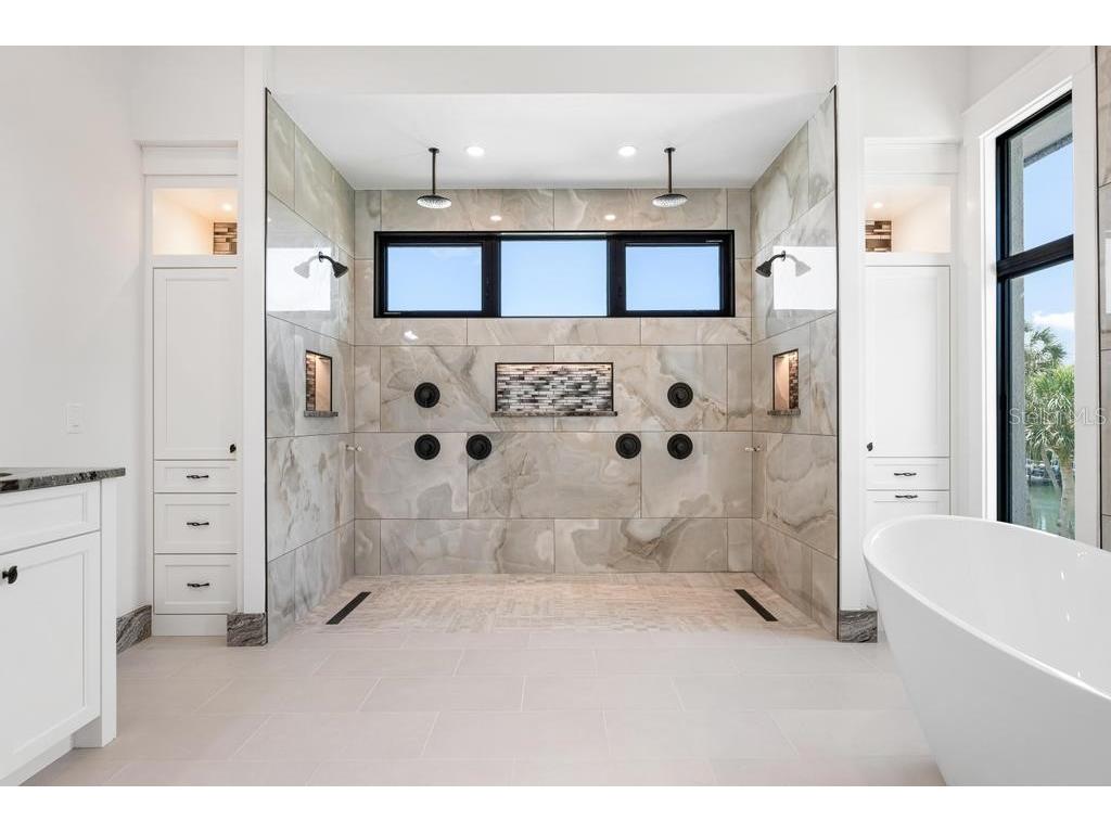 527 Venice Lane Sarasota FL 34242 - GRAND CANAL A4676628 image77