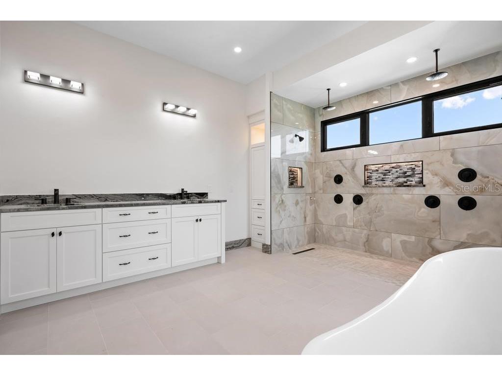 527 Venice Lane Sarasota FL 34242 - GRAND CANAL A4676628 image78